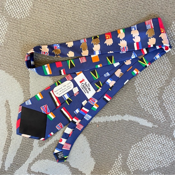 SAVE THE CHILDREN Neck Tie "Reaching For Love" International Peace Flags Peace - Picture 8 of 8